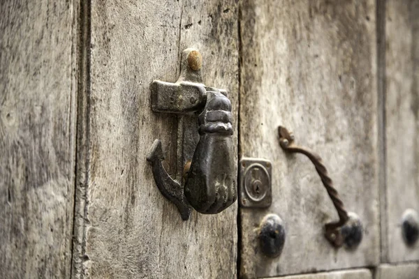 Fechadura da porta de madeira — Fotografia de Stock