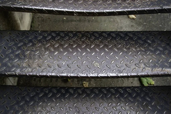 Průmyslové kovové schody — Stock fotografie