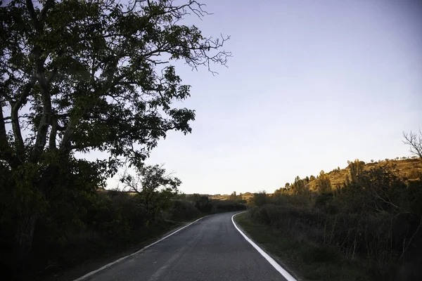 Στον αυτοκινητόδρομο μεταξύ των βουνών — Φωτογραφία Αρχείου