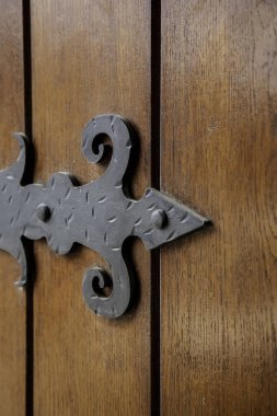 Eski kapı tokmağı, ahşap kakanın ayrıntıları