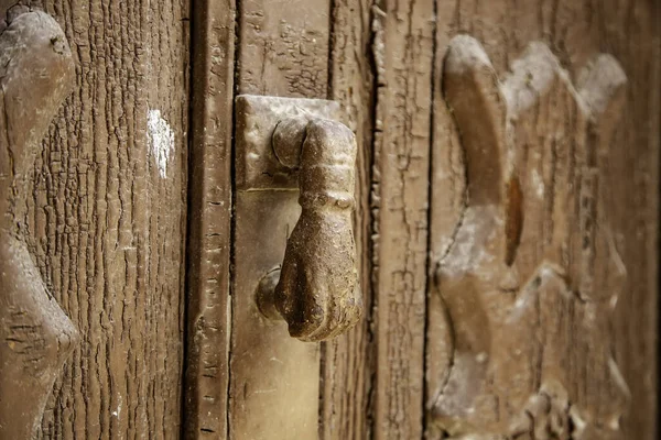 建設と建築の木製のドア — ストック写真