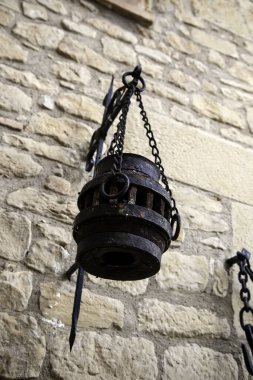 Demir fener mum kalesi, ışıklandırma, inşaat ve mimari