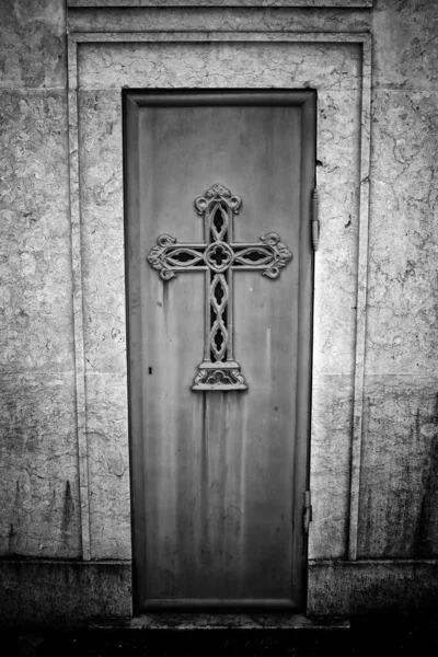 Dveře Hřbitově Panteon Smrt Náboženství Křesťanství — Stock fotografie