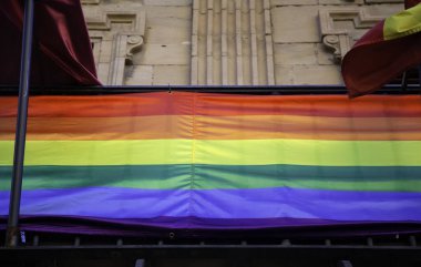 Gay gurur bayrağı, gökkuşağı bayrağı detayı