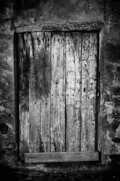 Aged Wooden Door Lock Construction — Stock Photo, Image