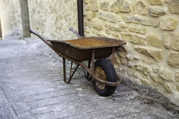 Rusty Wheelbarrow Construction Trade Work Vehicle — Stock Photo, Image