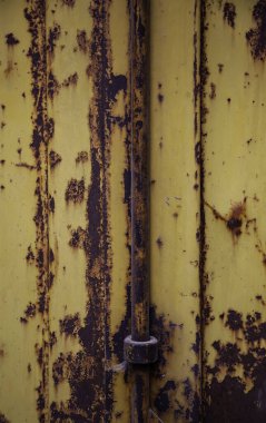 Metal duvarda pas dokusu, aşındırıcı metal, endüstriyel arka planlar.