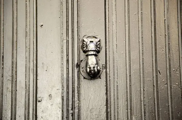 Oude Deurklopper Detail Van Houten Doo — Stockfoto