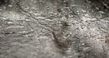 Cam masaya yağmur damlaları, doku ve doğa, geçici.