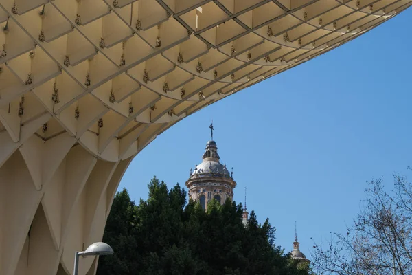 Kopuli kostela Neposkvrněného početí Panny Marie, Sevilla, Španělsko — Stock fotografie