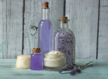 Doğal malzemelerle ev yapımı Spa, lavanta