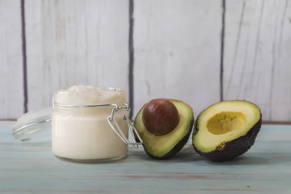 Avokado yağı ev yapımı yüz kremi