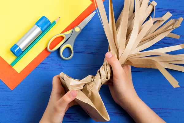 Como Hacer Junto Con Árbol Infantil Otoñal Del Paquete Artesanía —  Fotos de Stock