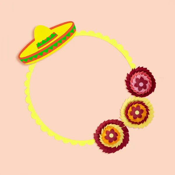 Cinco de Mayo için sombrero ve Meksika çiçekli çerçeve — Stok fotoğraf