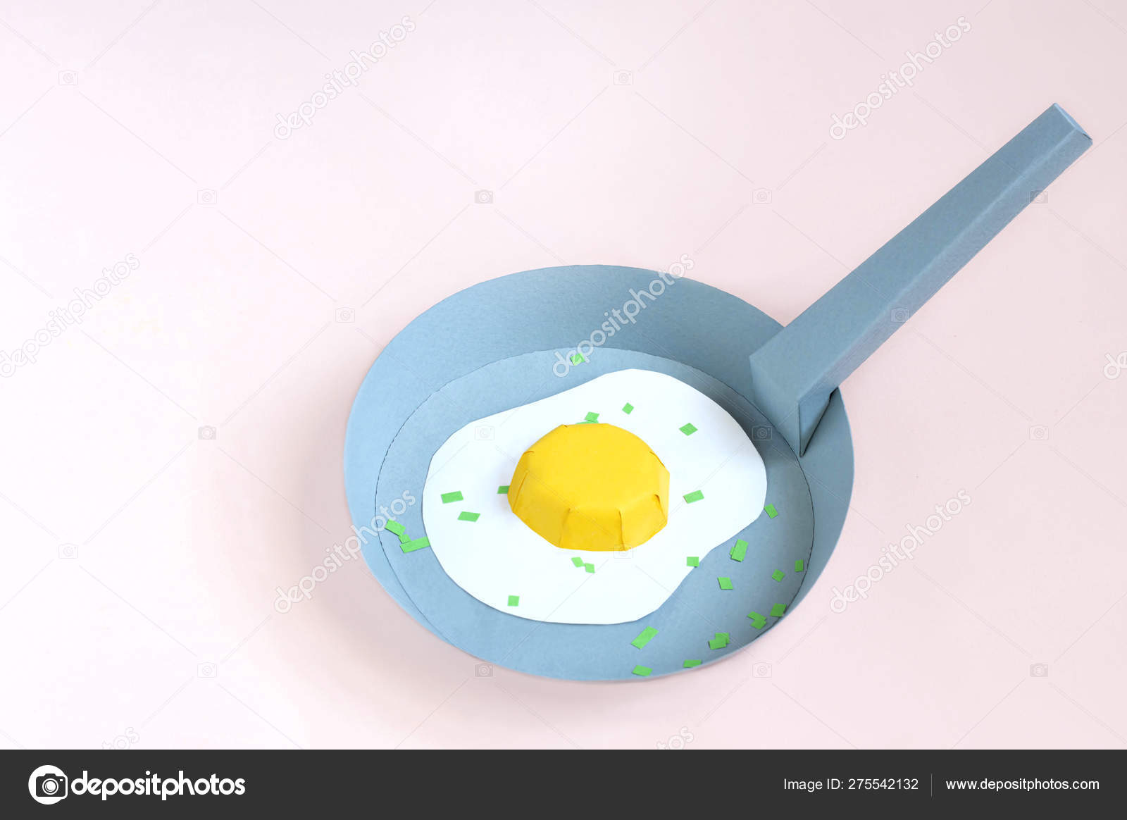 Paper pan with paper fried egg — Stock Photo © 13-Smile #275542132
