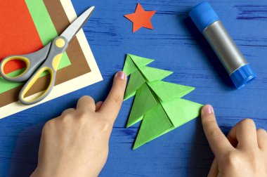 Nasıl Noel ağacı ile Noel kartı yapmak. Adım 7 