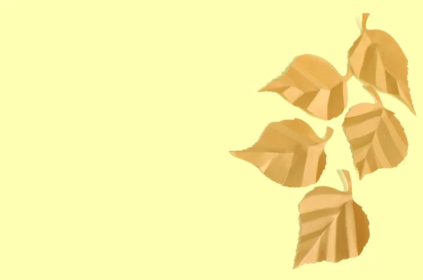紙の秋の白樺の葉 — ストック写真