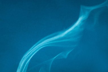 Mavi doku kağıt üzerinde güneş parlama ve refleksleri 