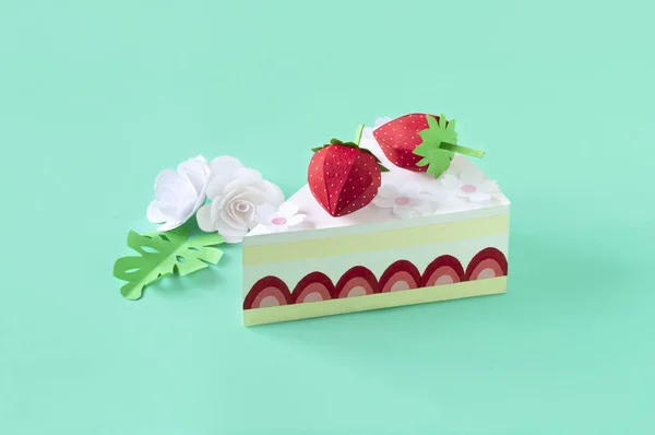 종이 딸기 케이크 — 스톡 사진