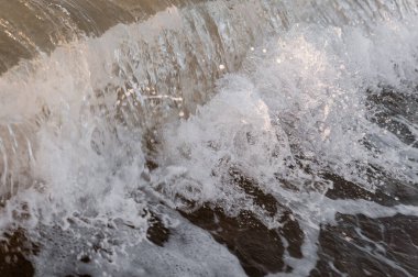 Denizde dalgalar, su ve dalgalar