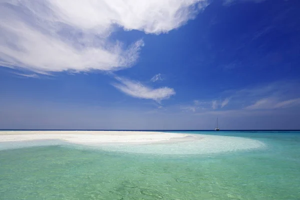 Tropical Islands Atolls Shooting Drone Pure Turquoise Waters Ocean White — Stock Photo, Image