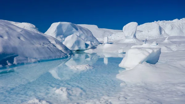 Vuelo Sobre Icebergs Tiro Hielo Corta Distancia Una Superficie Iceberg —  Fotos de Stock