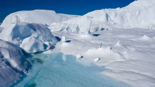 Voo Sobre Icebergs Tiro Gelo Uma Curta Distância Uma Superfície — Fotografia de Stock