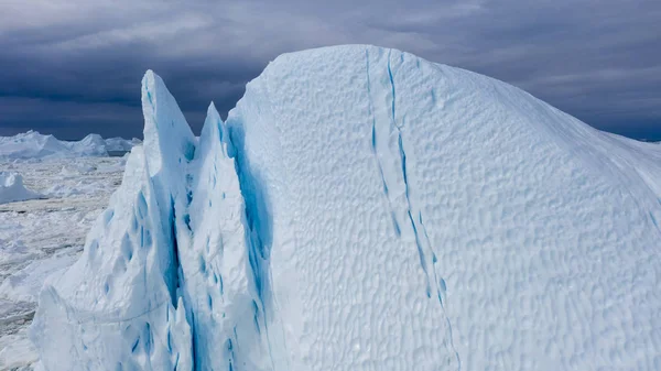 Voo Sobre Icebergs Tiro Gelo Uma Curta Distância Uma Superfície — Fotografia de Stock