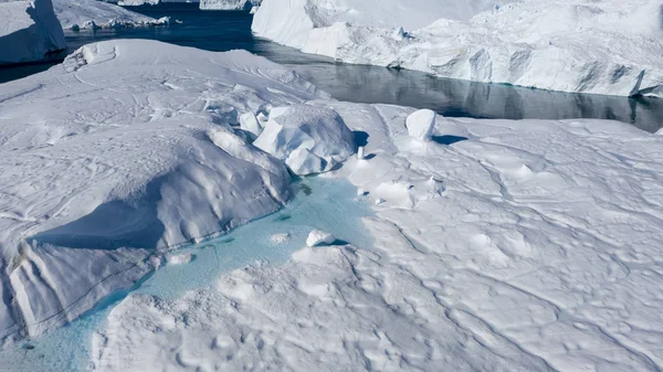 Voo Sobre Icebergs Tiro Gelo Uma Curta Distância Uma Superfície — Fotografia de Stock