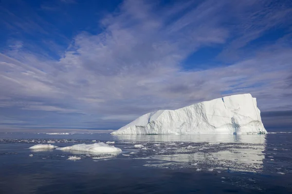 Una Superficie Iceberg Con Tracce Scongelanti Ricerca Fenomeno Riscaldamento Globale — Foto Stock