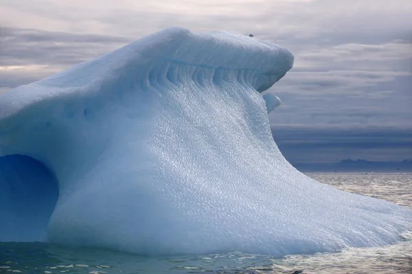 Una Superficie Iceberg Con Rastros Deshielo Investigación Fenómeno Calentamiento Global — Foto de Stock