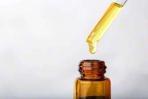 Contagocce Ravvicinato Con Olio Cannabis Cbd Utilizzato Scopi Medici Olio — Foto Stock