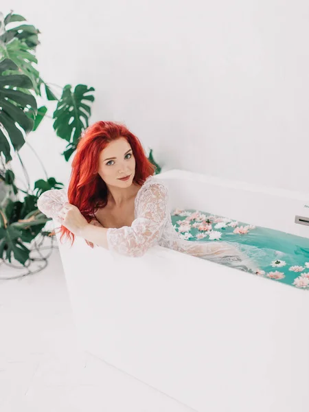 Portrait Beautiful Redhead Girl Taking Bath Blue Water Flowers — Stock Photo, Image