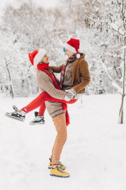 aşk yalan karda çift, gülmek ve keyfini çıkarın