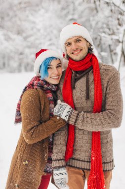 aşk yalan karda çift, gülmek ve keyfini çıkarın