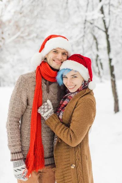 aşk yalan karda çift, gülmek ve keyfini çıkarın