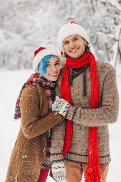 aşk yalan karda çift, gülmek ve keyfini çıkarın