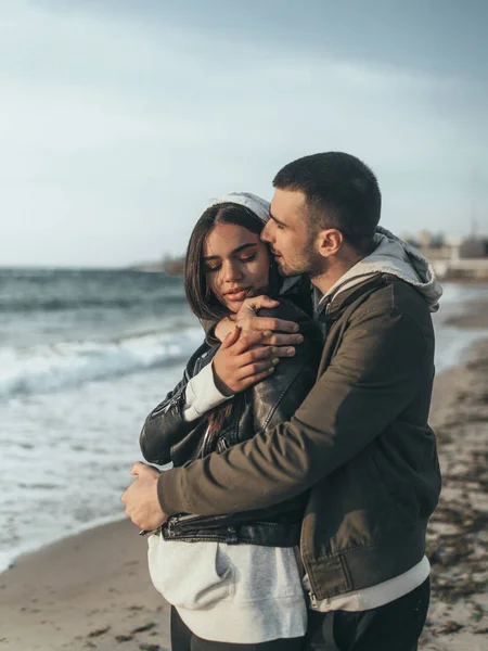 Beautiful Loving Couple Walking Sunset Authentic Love — Stock Photo, Image