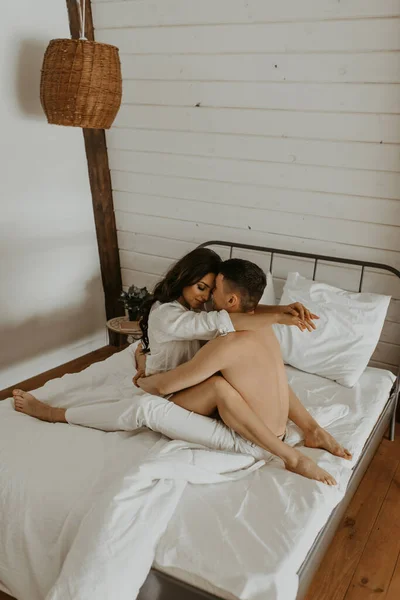 Beautiful Loving Couple Kissing Bed — Stock Photo, Image