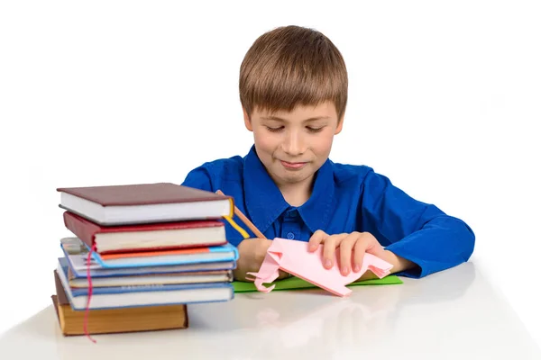 Kindliche Entwicklung Ein Schuljunge Blauen Shirt Sitzt Tisch Und Zeichnet — Stockfoto