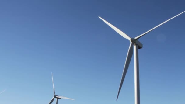 Ветряная Электростанция Недалеко Элленсбурга Штат Вашингтон Ясный Осенний День — стоковое видео