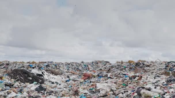 Handhållna Skott Staden Sopor Dumpa Miljöförstöring Grund Bristande Återvinning Teknik — Stockvideo