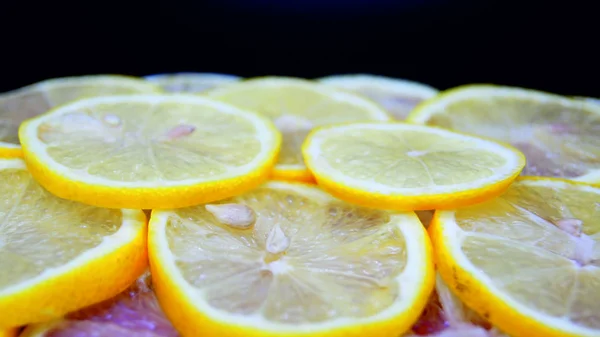 slices of sour lemon