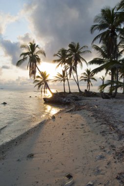 Guna Yala, Kuna Yala, San Blas, Panama'daki Cennet Adaları. Günbatımı. Sunrise.