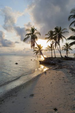 Guna Yala, Kuna Yala, San Blas, Panama'daki Cennet Adaları. Günbatımı. Sunrise.