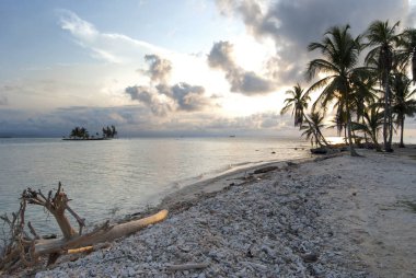 Guna Yala, Kuna Yala, San Blas, Panama'daki Cennet Adaları. Günbatımı. Sunrise.