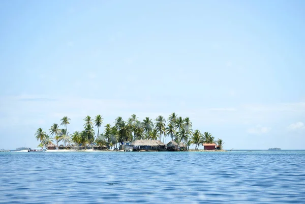 Islas Paraíso en Guna Yala, Kuna Yala, San Blas, Panamá. Puesta de sol. Amanecer . Imagen De Stock