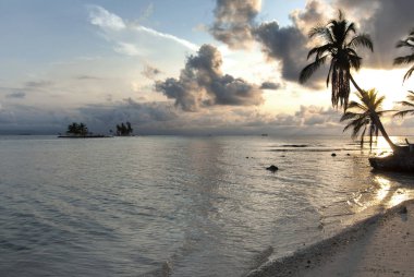 Guna Yala, Kuna Yala, San Blas, Panama'daki Cennet Adaları. Günbatımı. Sunrise.