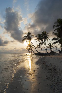 Guna Yala, Kuna Yala, San Blas, Panama'daki Cennet Adaları. Günbatımı. Sunrise.