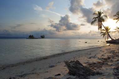 Guna Yala, Kuna Yala, San Blas, Panama'daki Cennet Adaları. Günbatımı. Sunrise.